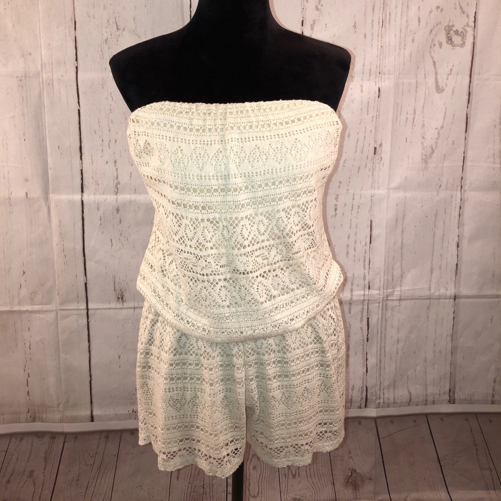 Strapless lace romper